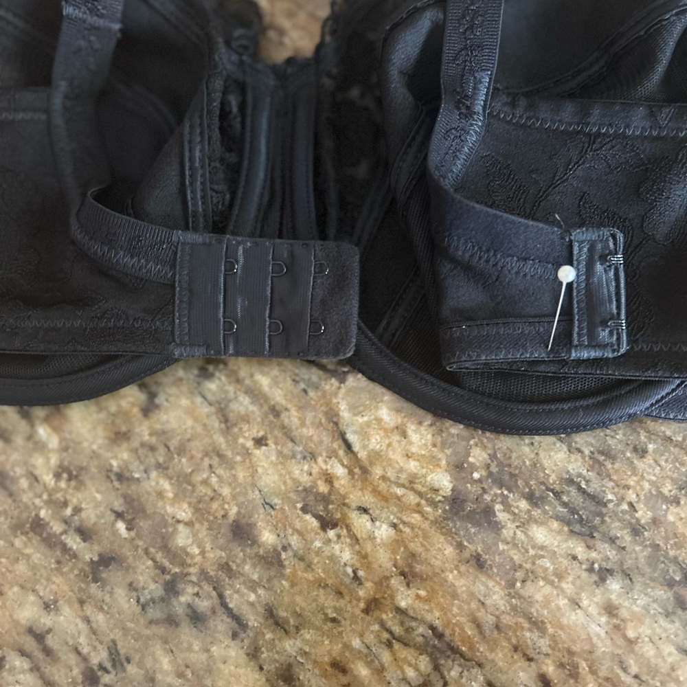 Wacoal Black Bra 36D - Picture 3 of 5